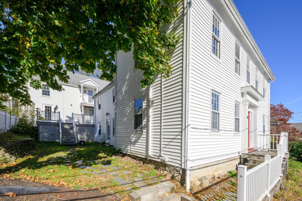 19_oak_exterior_65