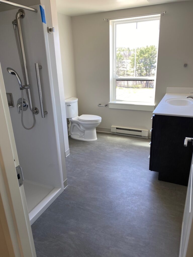 520_center_bathroom