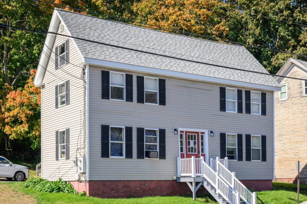 806_middle_exterior_1